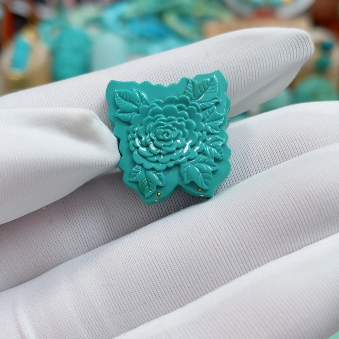 绿松石未镶嵌珠宝奇石