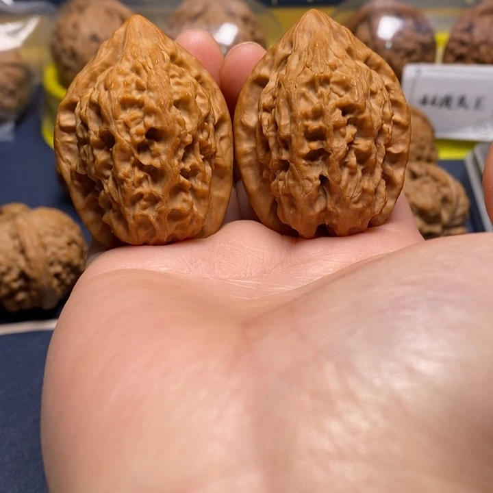 把件文玩核桃上古鸡心