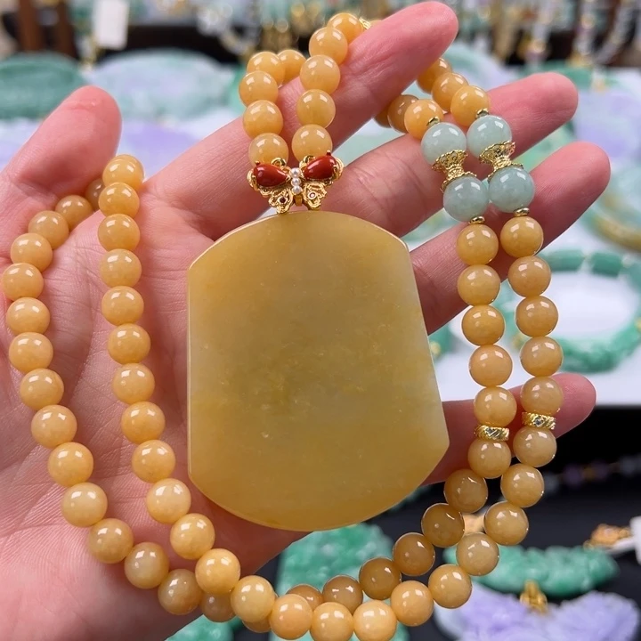 翡翠未镶嵌颈饰吊坠