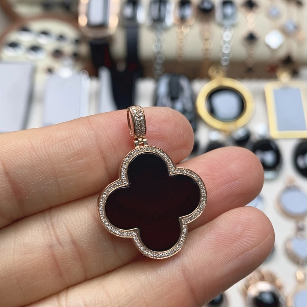 莹***翡翠18K金镶嵌颈饰