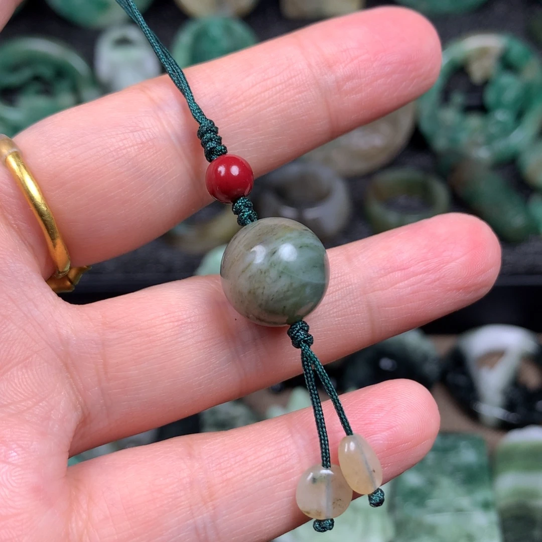 独山玉未镶嵌颈饰