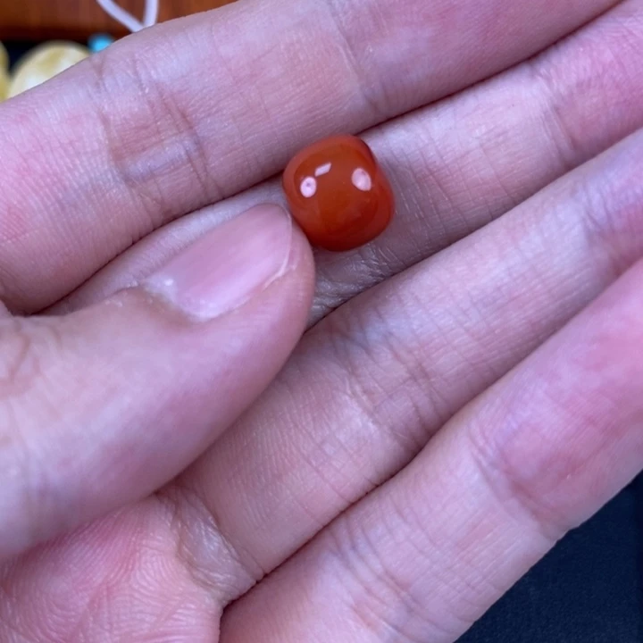 未镶嵌琥珀裸石微瑕28