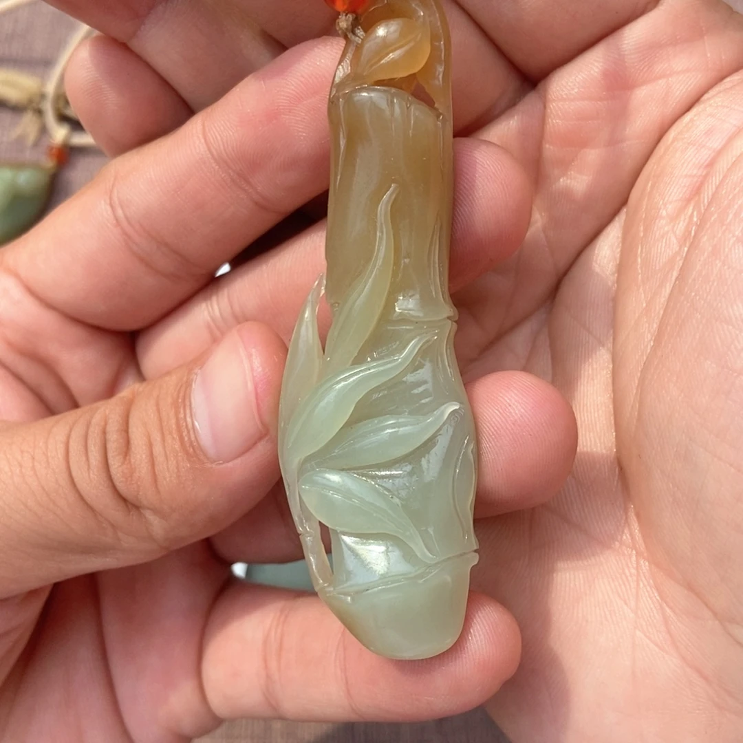 北***技和田玉未镶嵌颈饰