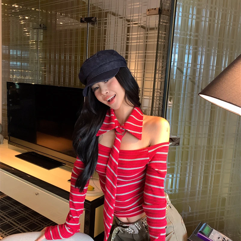 纯欲风一字领露肩条纹针织T恤红色长袖小众设计感领带薄款上衣女