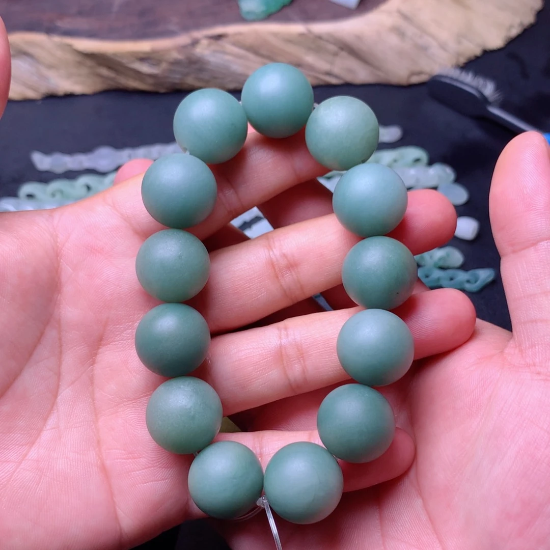 定制翡翠未镶嵌手串