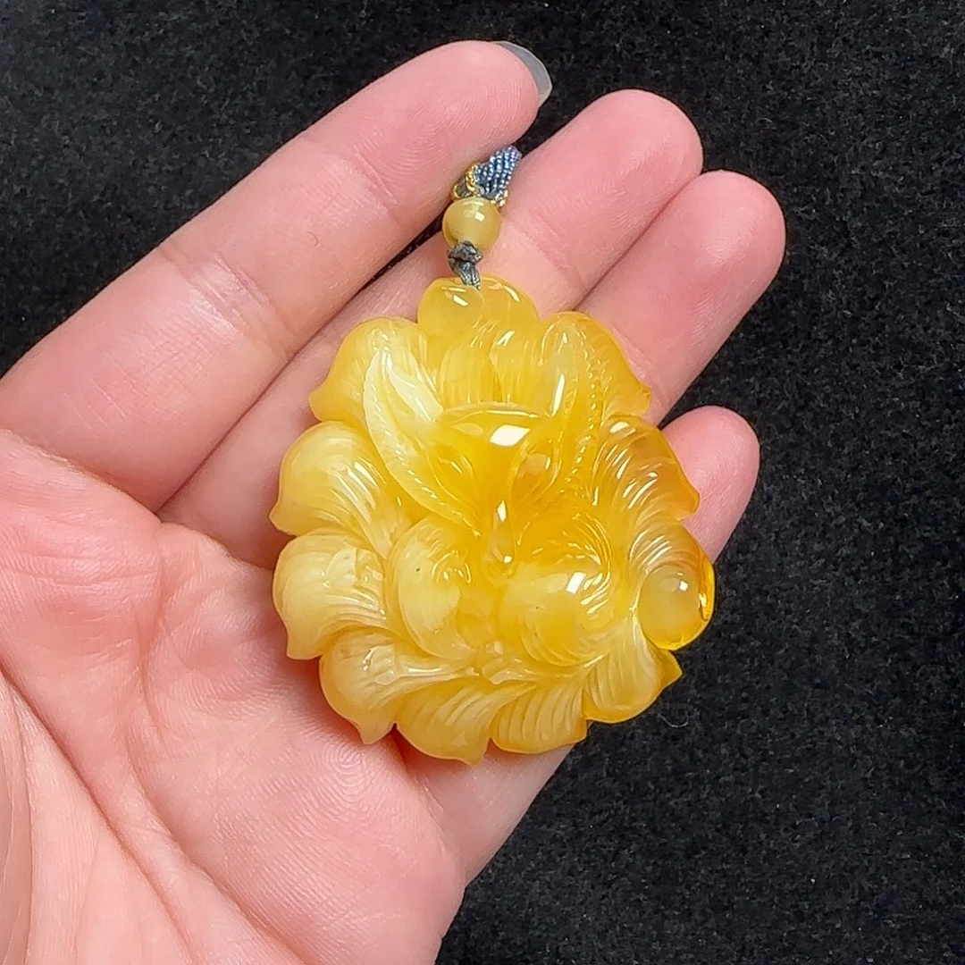 蜜蜡未镶嵌珠宝奇石