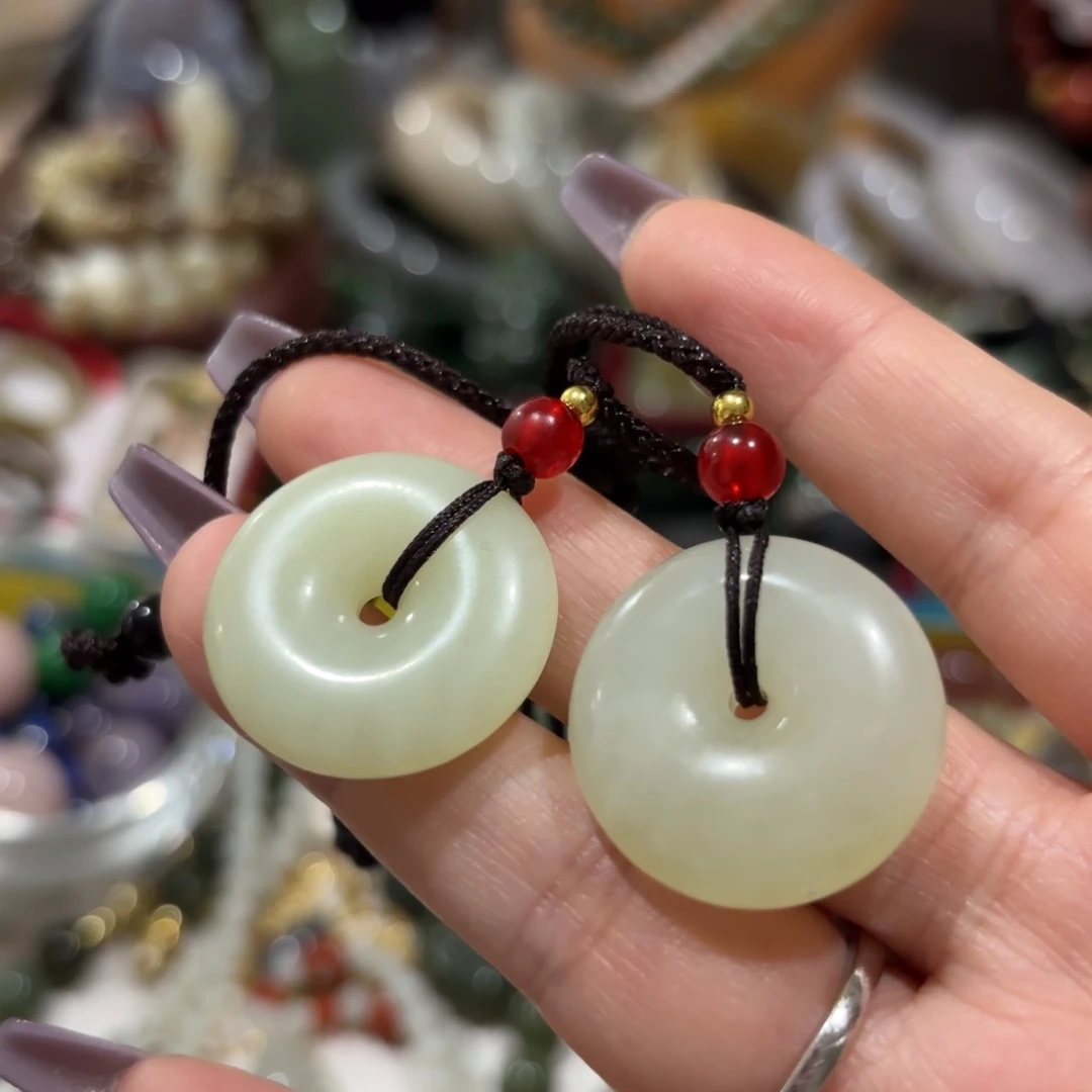 岫岩老玉（透闪石质玉）未镶嵌颈饰一对