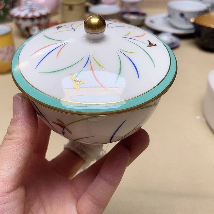 紫砂茶杯盘子都给我