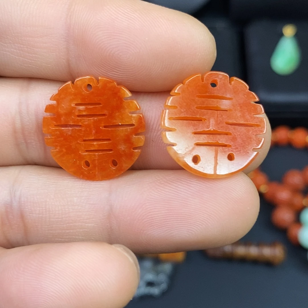 颈饰未镶嵌翡翠耳饰