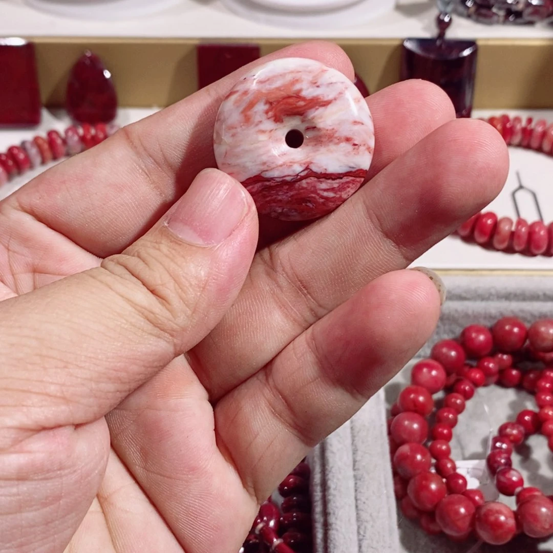 天然辰砂原石平安扣