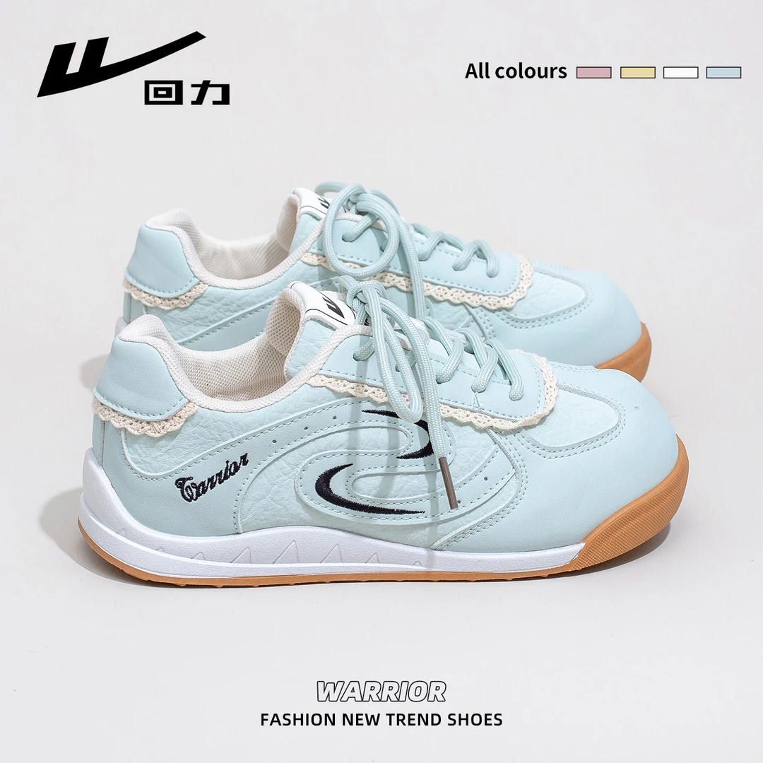 回力保暖休闲板鞋女冬季2025新款蕾丝德训鞋厚底小众轻便百搭鞋子