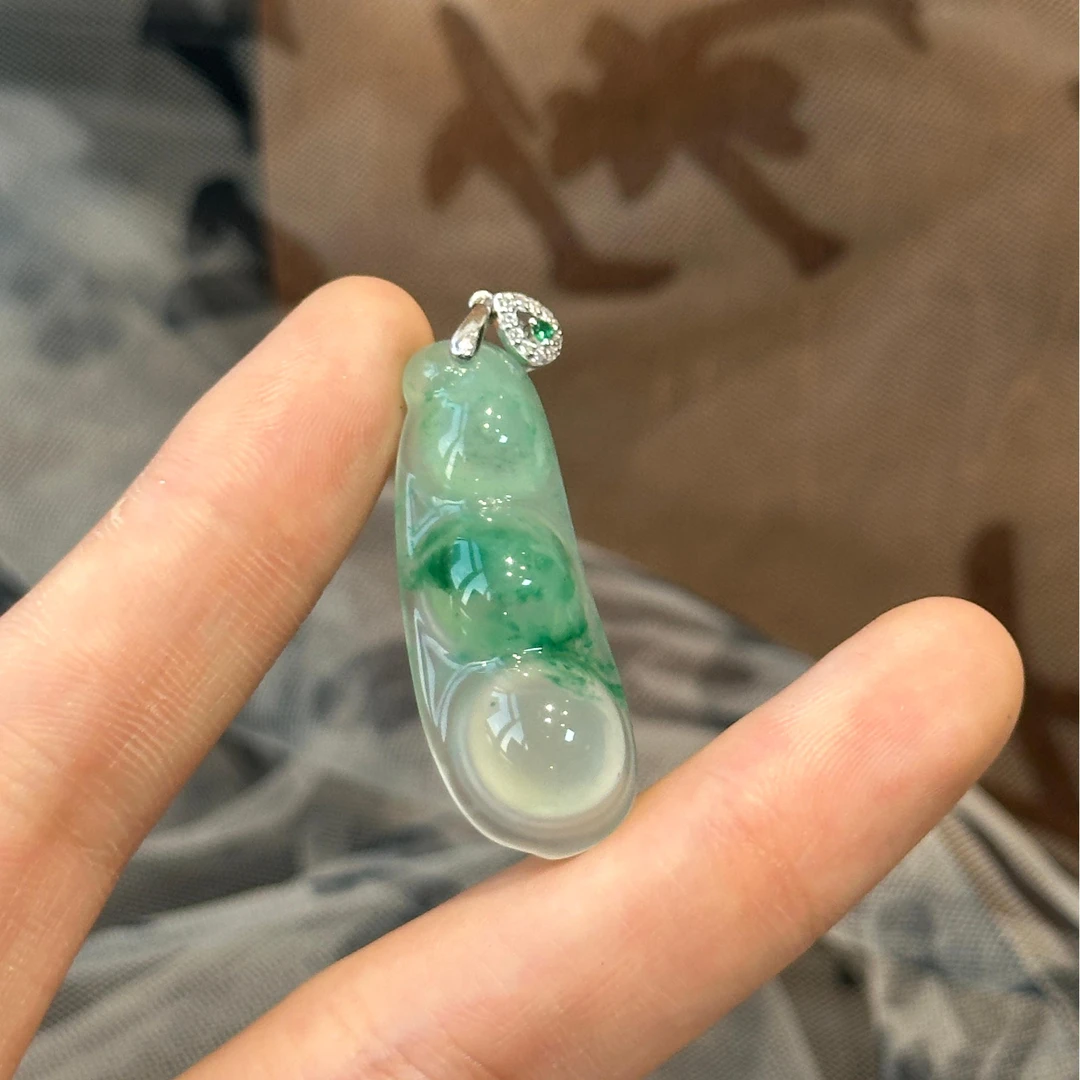 石英质玉吊坠银天然非洲翠S925银冰飘花福豆吊坠多样性发其一A012