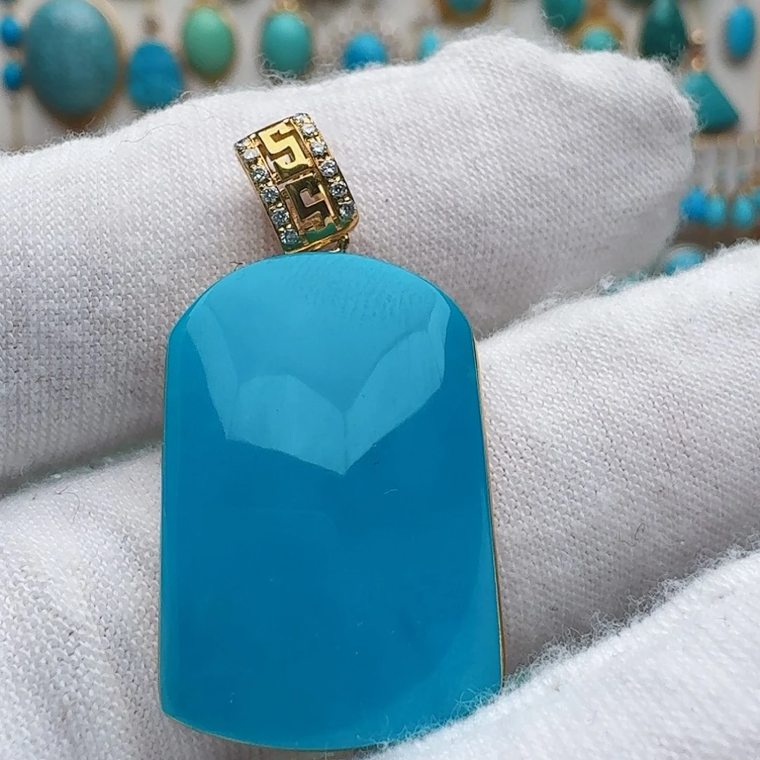 绿松石18K金镶嵌吊坠