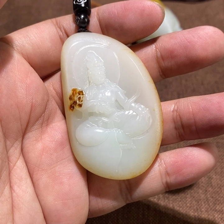 和田玉未镶嵌颈饰道**碎