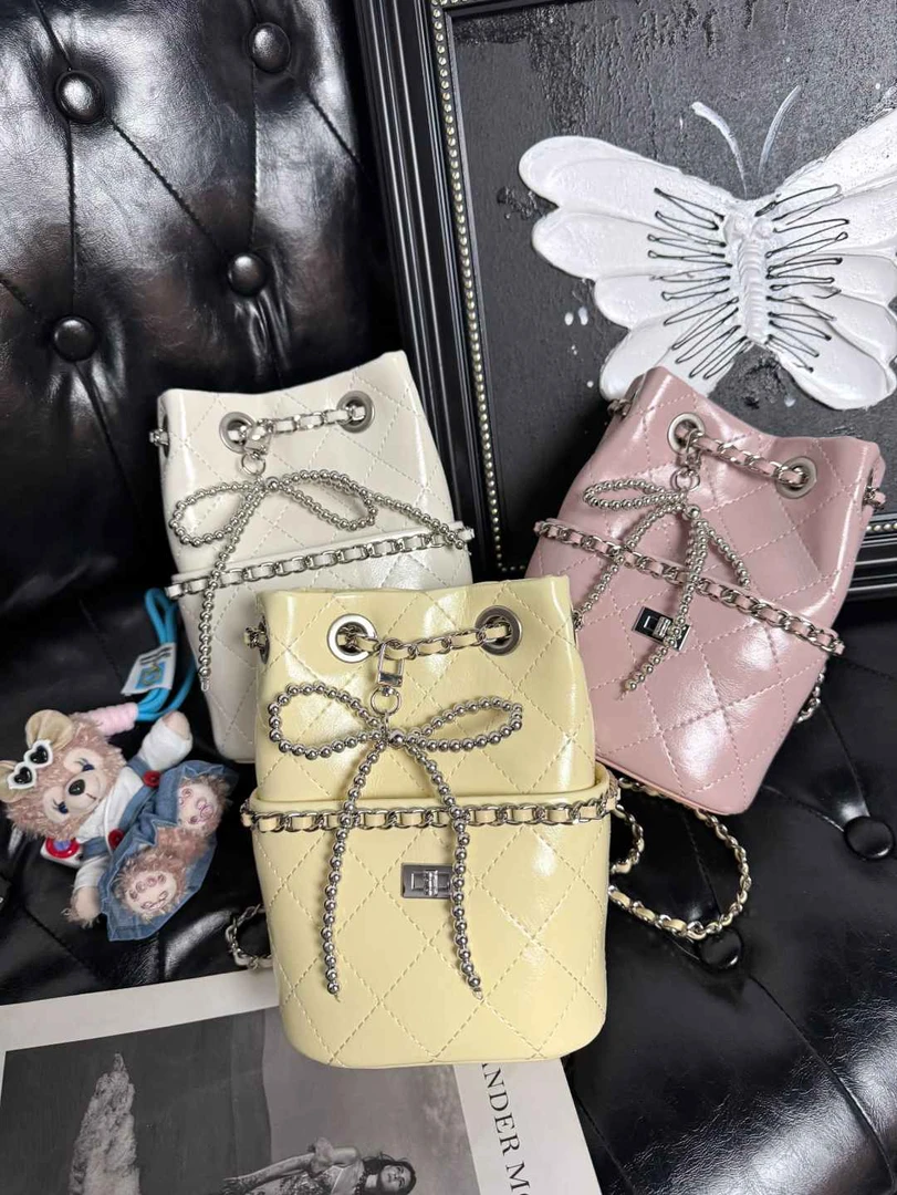 【彦彦】蝴蝶结水桶-菱格纹手提斜挎马卡龙色系单肩水桶包