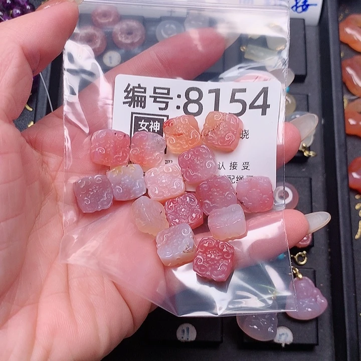 玛瑙/玉髓颈饰合金情***员