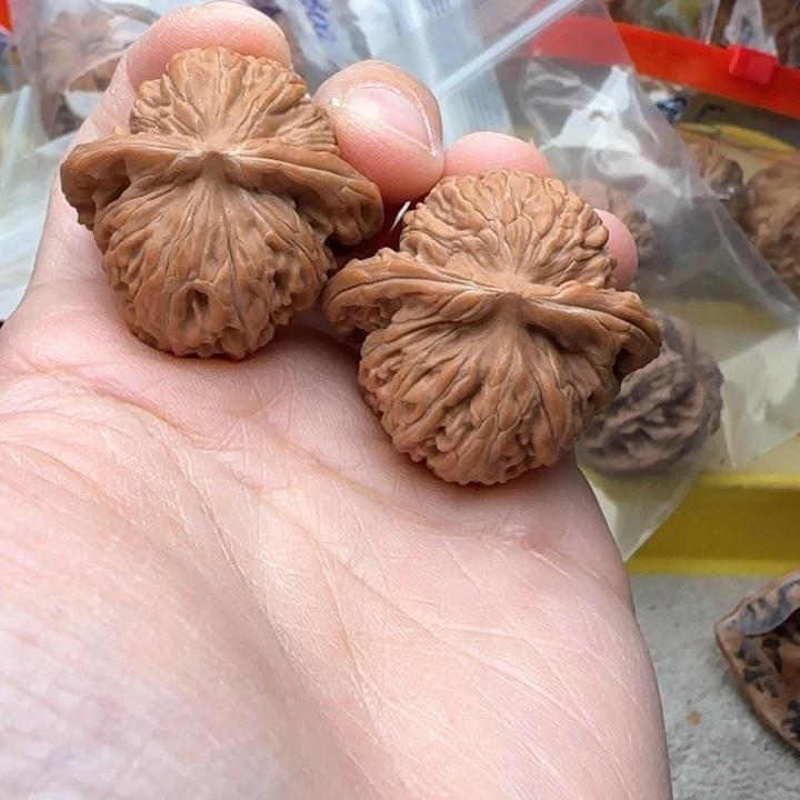 文玩核桃吊坠M**o汉高山34