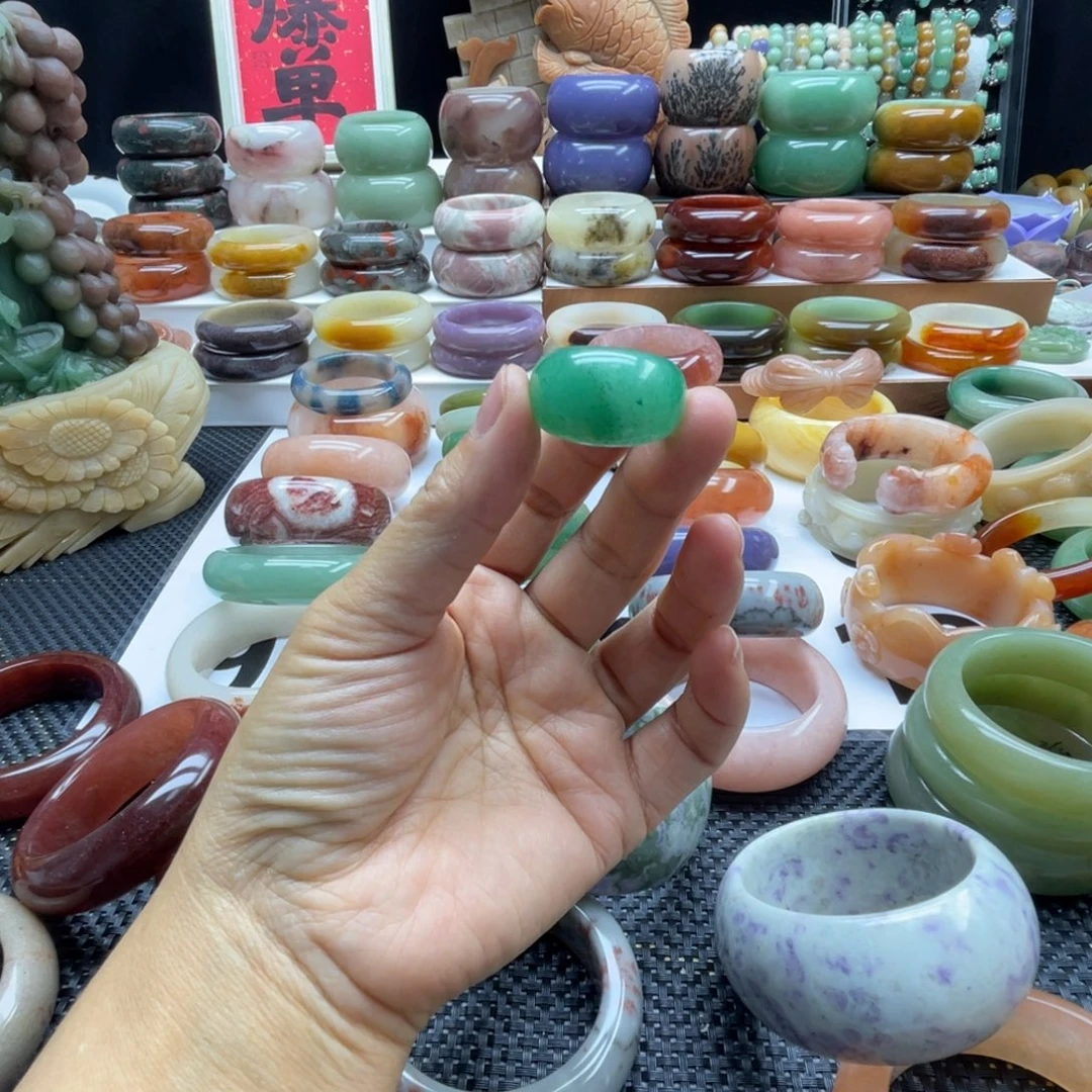 石英岩玉未镶嵌手镯