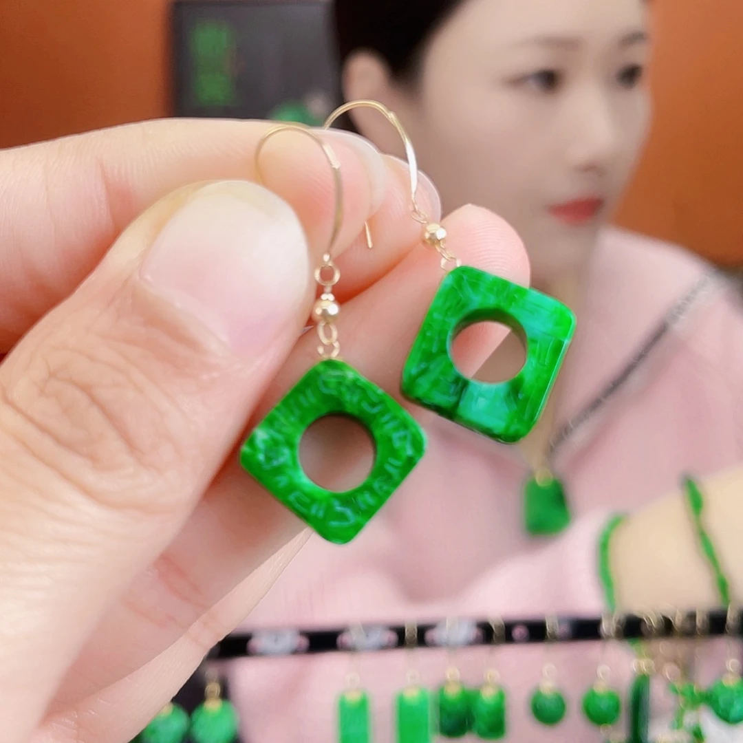 翡翠18K金镶嵌耳饰