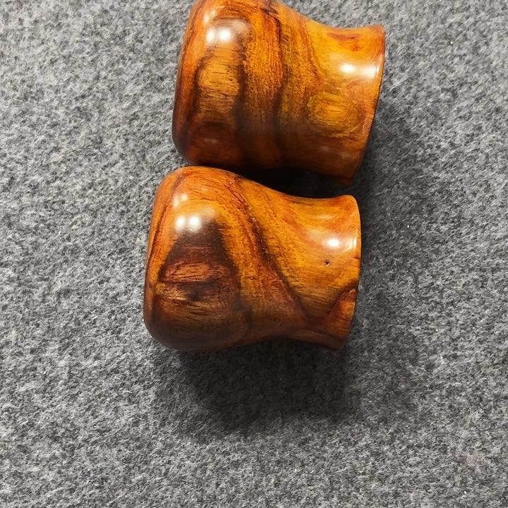 木质喜****森越南黄花梨杯子二个