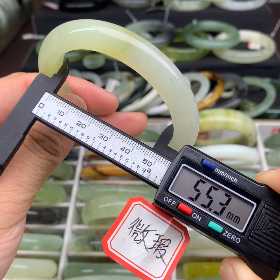 蛇纹石玉未镶嵌手镯506