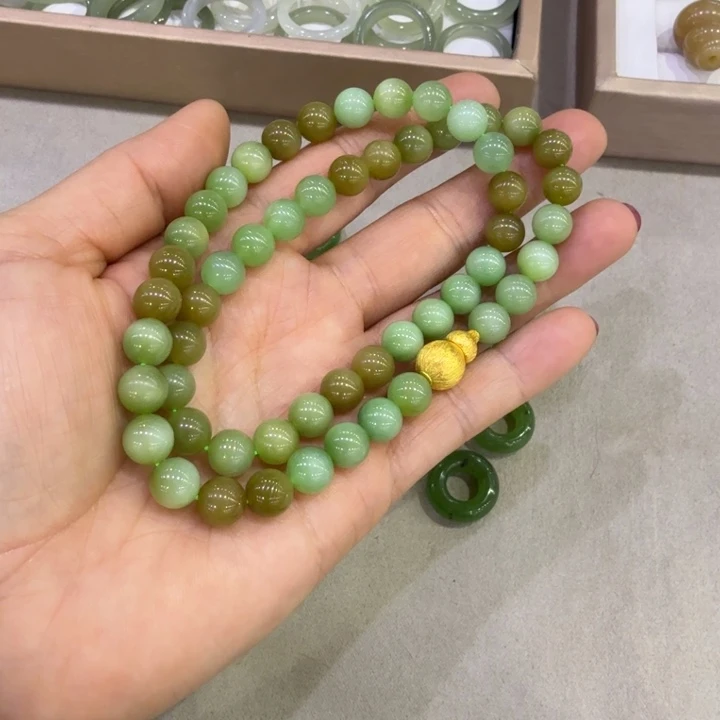 苏***落和田玉未镶嵌手链