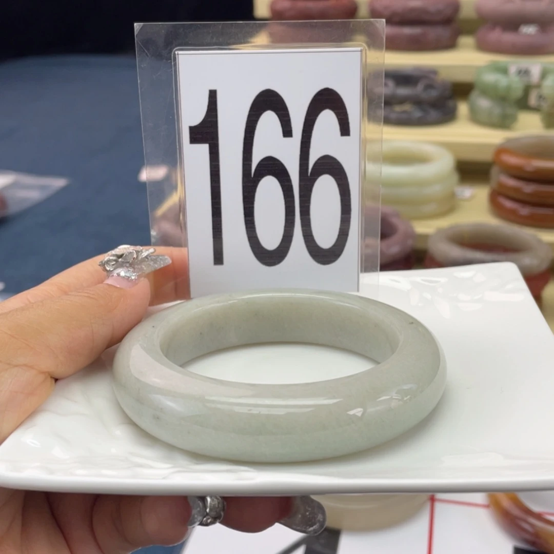 【闪购商品】石英岩玉手镯未镶嵌