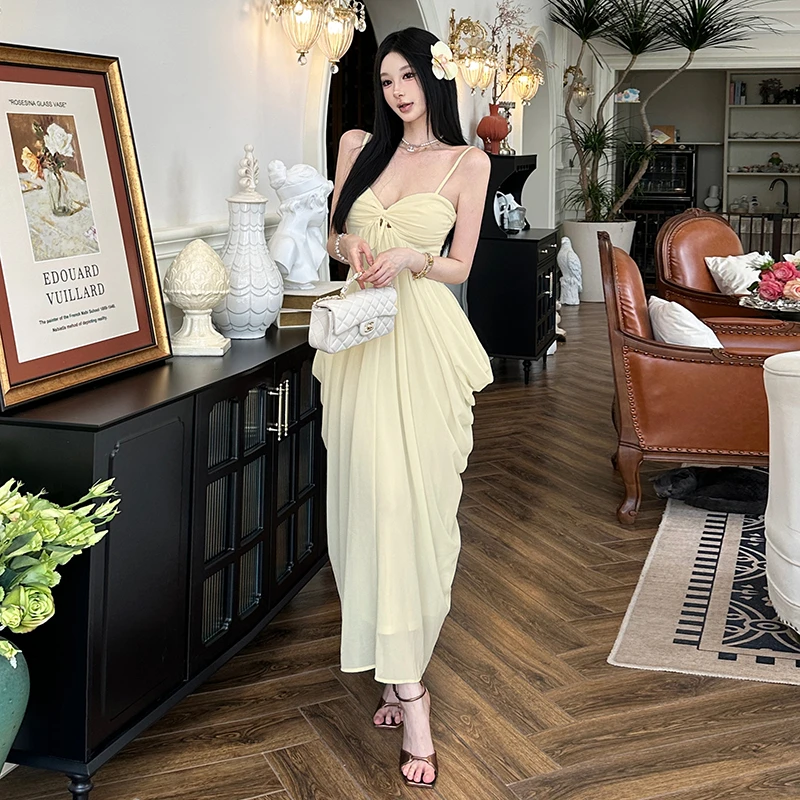 Malou 一秒沉沦温柔感浪漫假日遮腰显瘦V领吊带连衣裙女K25D67138