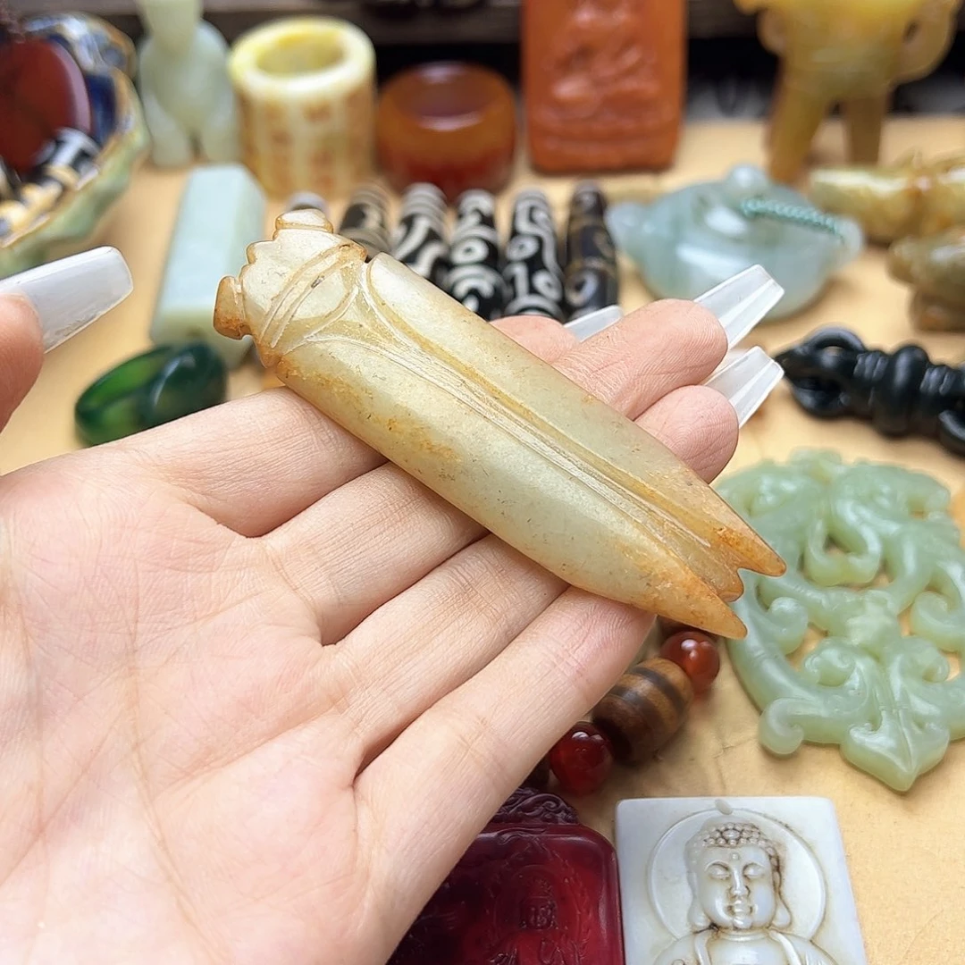 蛇纹石玉未镶嵌颈饰