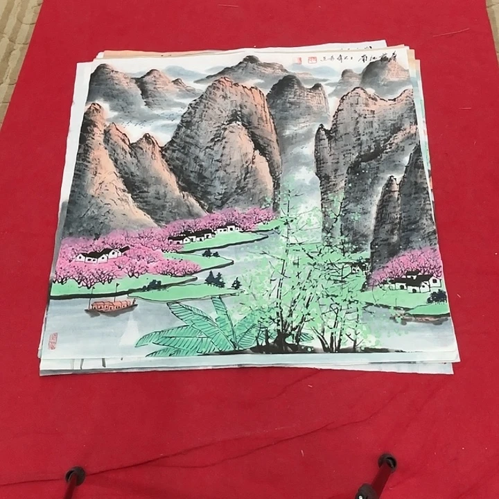 国画花鸟等图案为一体而得