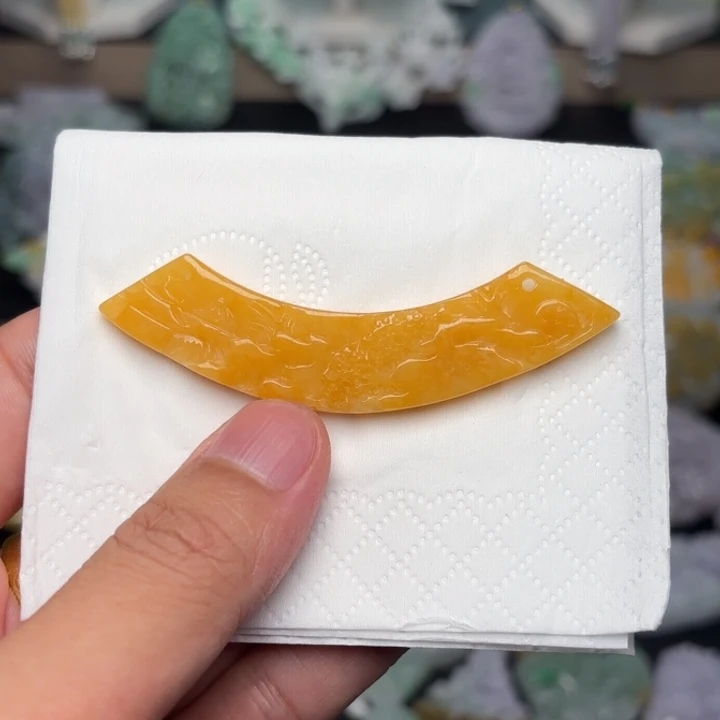 翡翠未镶嵌颈饰吊坠