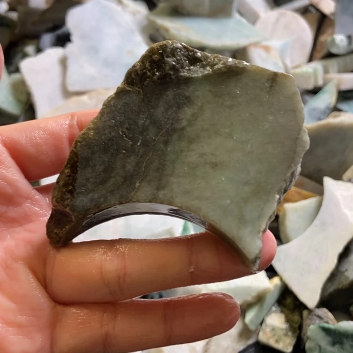 翡翠颈饰未镶嵌天然翡翠