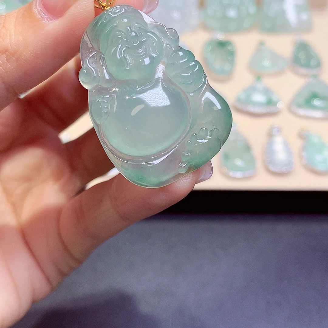 颈饰18K金镶嵌翡翠我