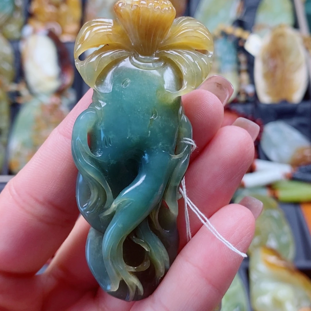 蛇纹石玉未镶嵌颈饰