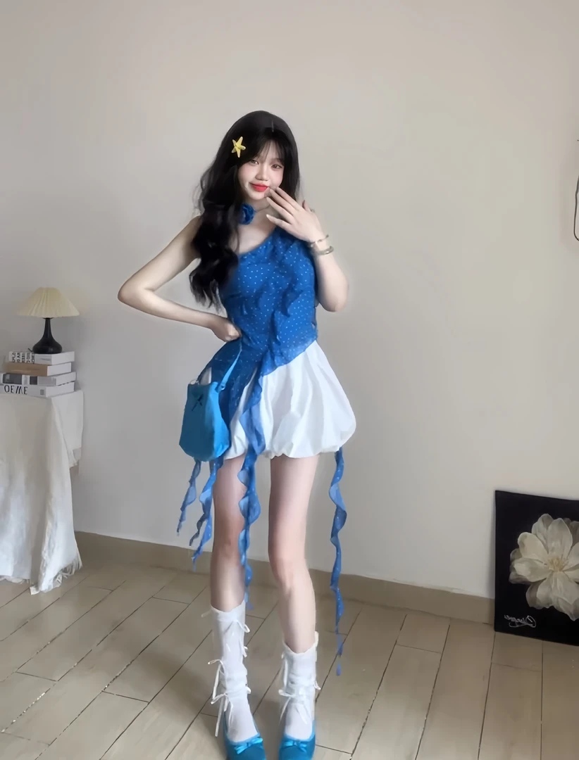 挼蓝风铃 夏季新款不规则出游修身斜肩上衣显瘦花苞短裙两件套装