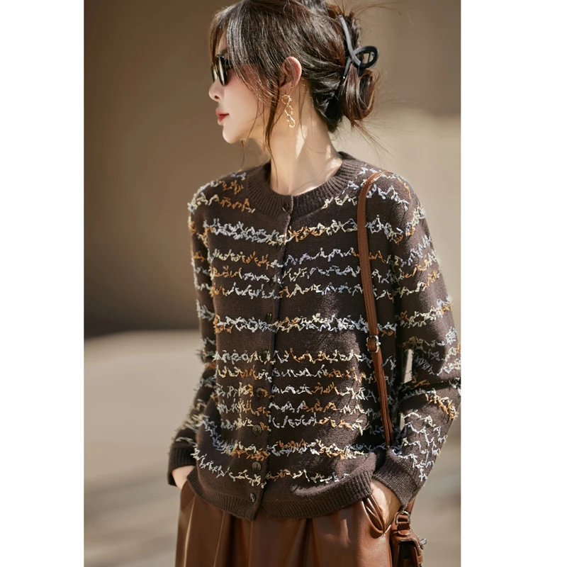 品牌撤柜重工羊毛针织开衫女2025新款洋气保暖提花毛衣外套