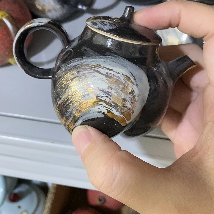 陶瓷艺术品及陶瓷壶壶