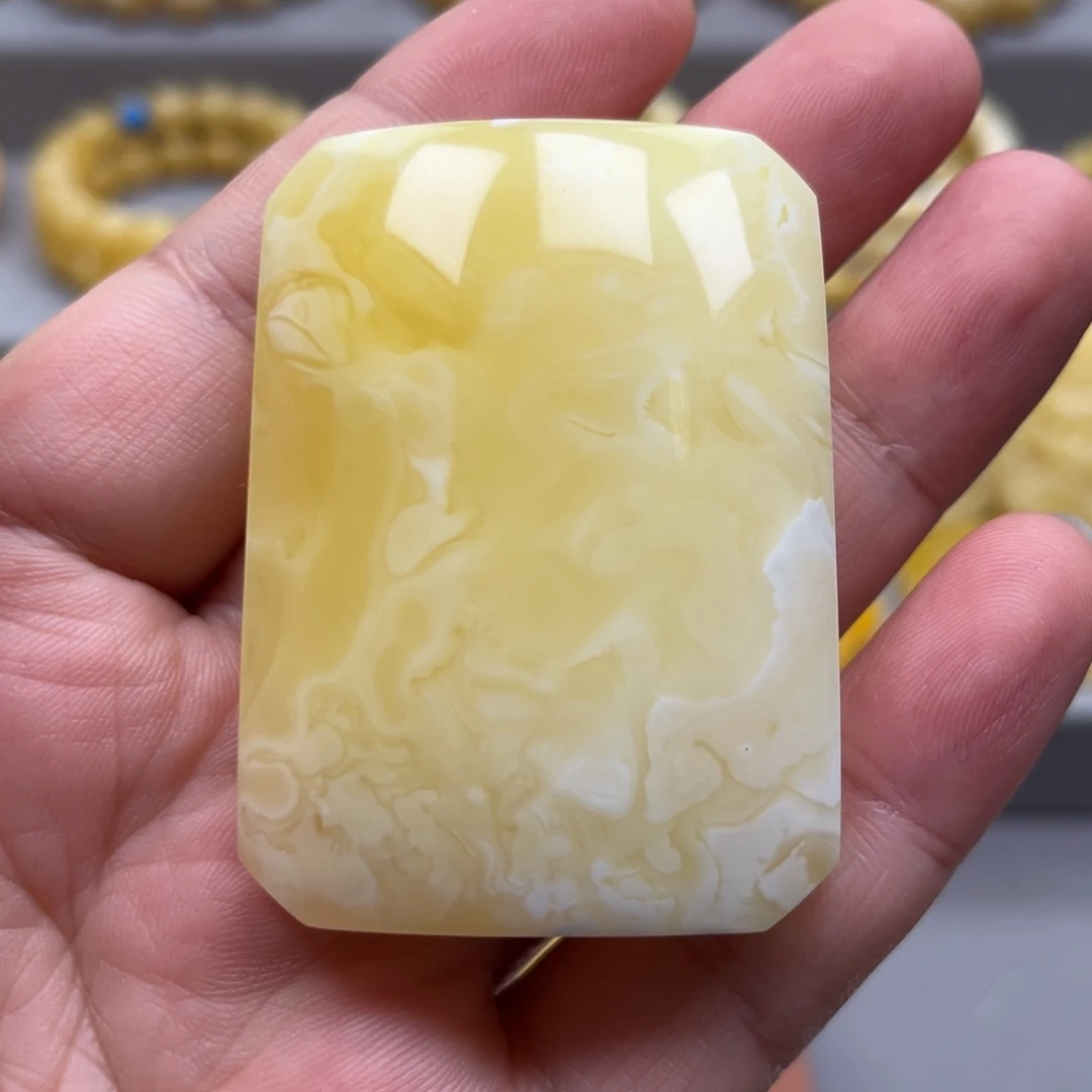 琥珀未镶嵌颈饰吊坠