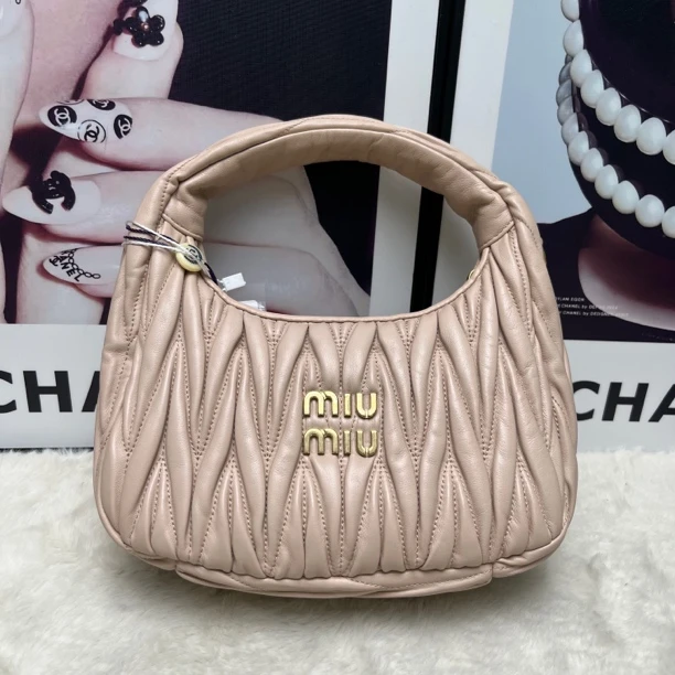 99新 MIU MIU/缪缪 小号裸粉色金wander hobo