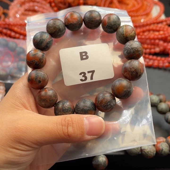 南红玛瑙未镶嵌多样性发货默认微瑕称重15mm