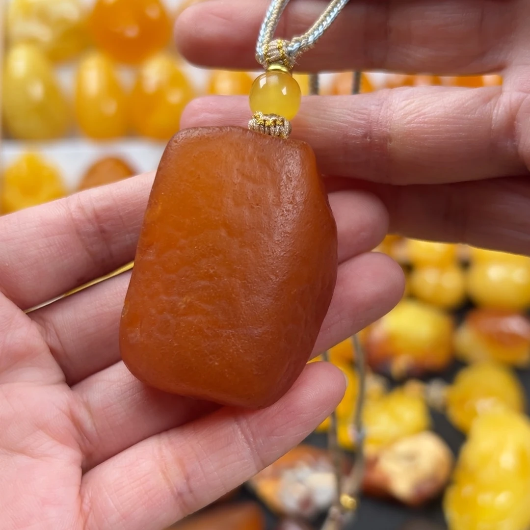 蜜蜡未镶嵌颈饰蜜蜡