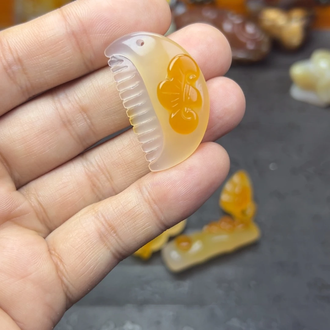 彼***岸玛瑙/玉髓未镶嵌天然玉石手把件吊坠