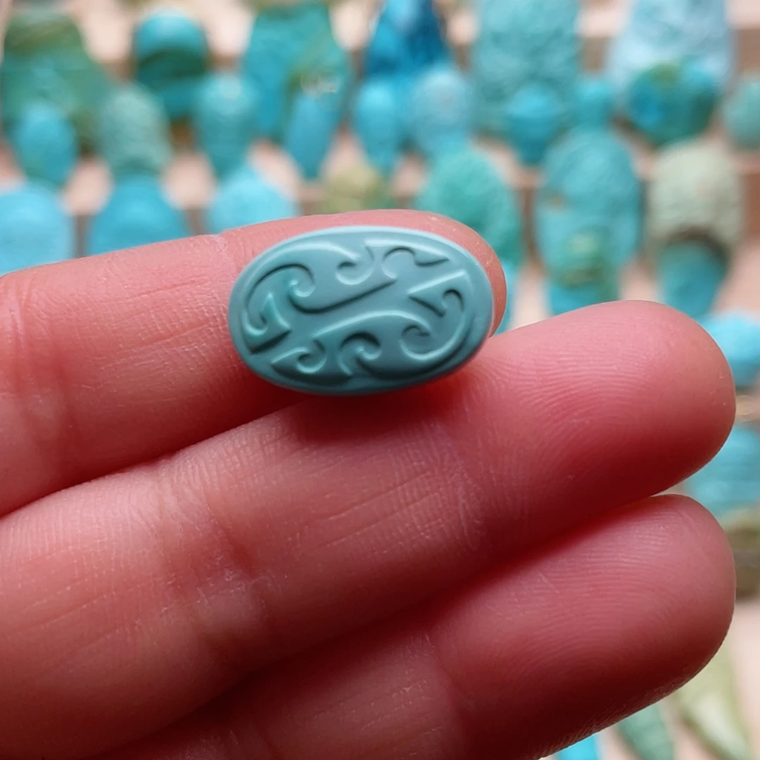 绿松石颈饰未镶嵌