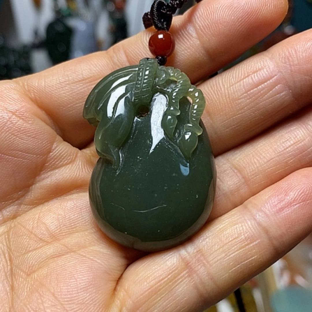 【闪购商品】蛇纹石玉未镶嵌颈饰