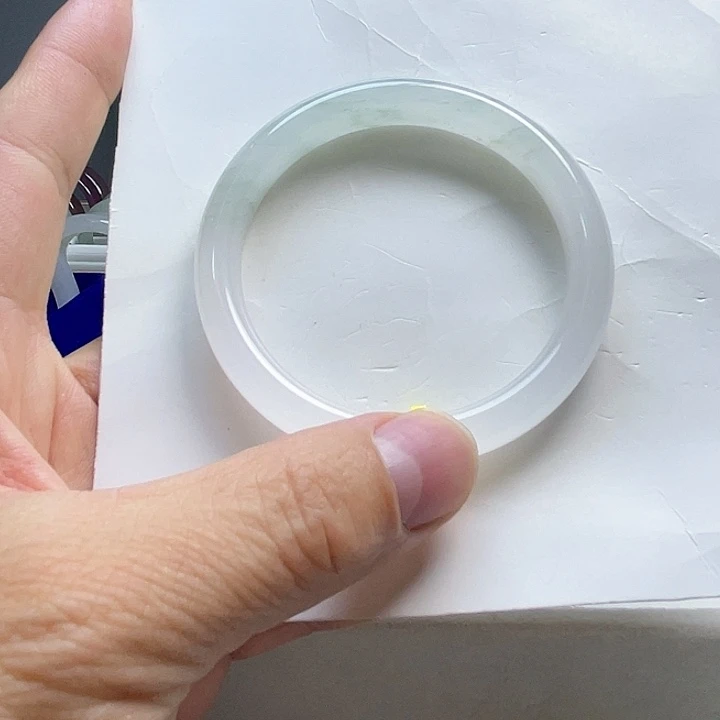 未镶嵌手镯石英质玉（天山翠）