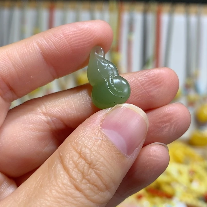 和田玉未镶嵌珠宝半成品特价