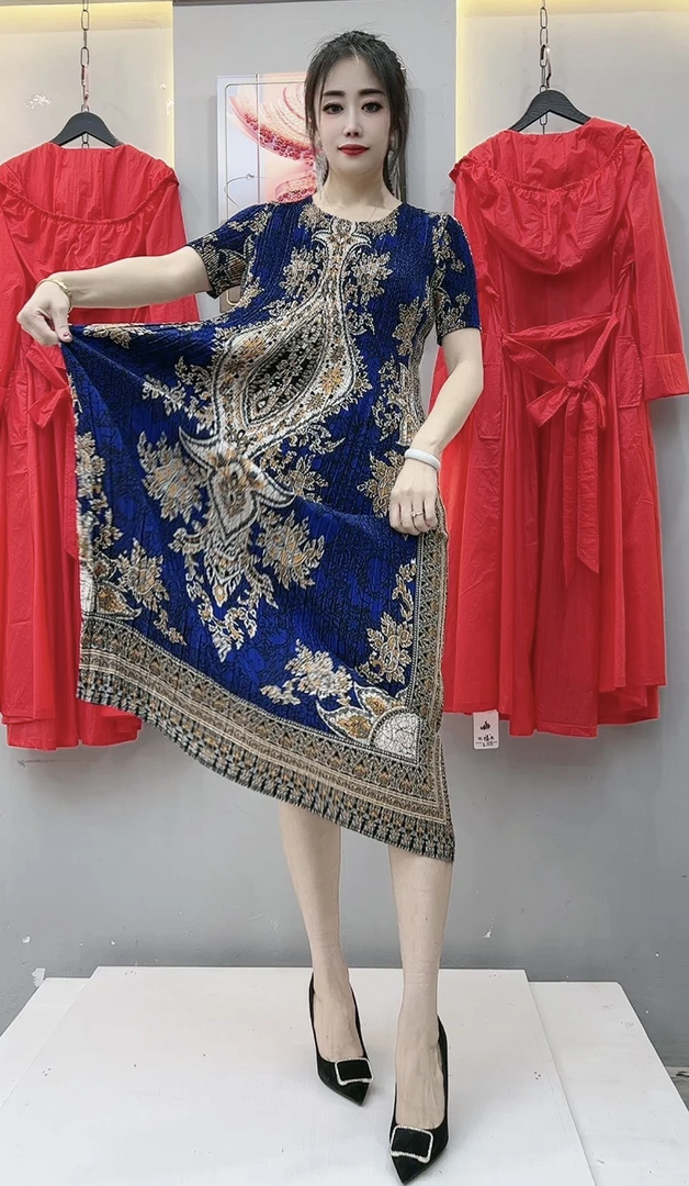 半袖褶皱连衣裙时尚百搭夏季气质女士连衣裙