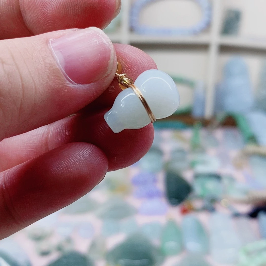 吊坠(不含链)未镶嵌翡翠天然