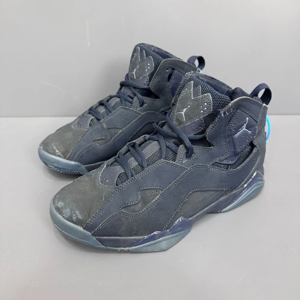 90新 NIKE/耐克 9新 42码 aj7加强版 鞋面麂皮破损 秒价