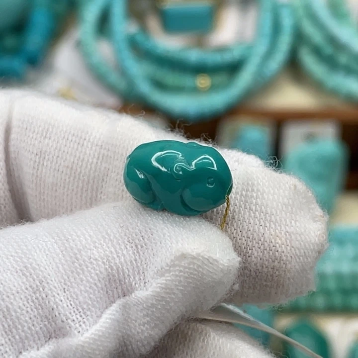 绿松石未镶嵌挂件